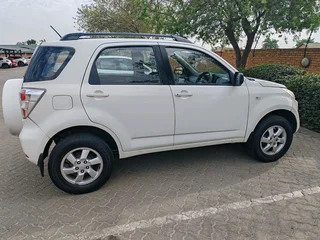 Daihatsu Terios 2009 model mini suv for sale 1.5 engen R95000