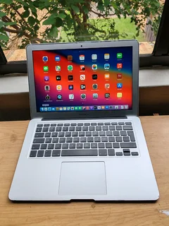 CORE i5 MACBOOK AIR MID 2013  MODEL 4GB RAM 128SSD R2800
