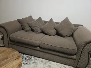 Lounge Suite -R4000 neg