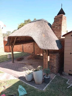 Vhunyunyu thatch and projects