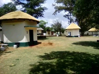 Vhunyunyu thatch and projects