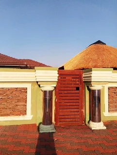 Vhunyunyu thatch and projects