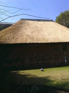 Vhunyunyu thatch and repairs