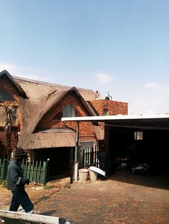 Vhunyunyu thatch and projects