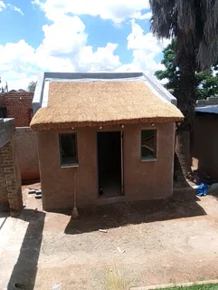 Vhunyunyu thatch and projects