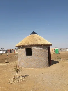 Vhunyunyu thatch and projects