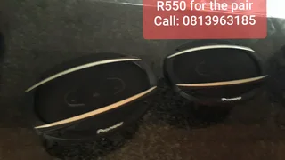 Pioneer 6x9 Speakers - Immaculate - R550 Pair