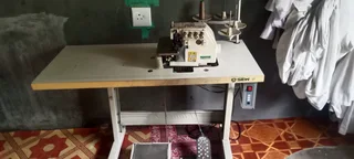 We selling sewing machine overlock