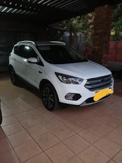 2019 2.0 tdci AWD powershift Ford Kuga SUV. Head gasket blown. Make a offer