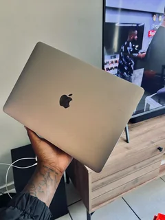 2017 MacBook Pro TOUCHBAR 13inch