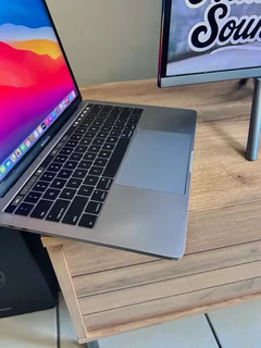 2017 MacBook Pro TOUCHBAR 13inch