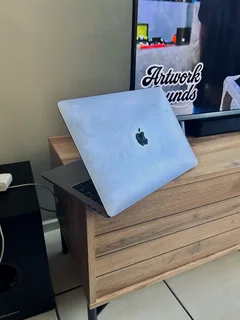 2017 MacBook Pro TOUCHBAR 13inch