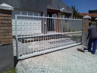 Garage Doors/Gate &amp; Electric Fencing Repairs