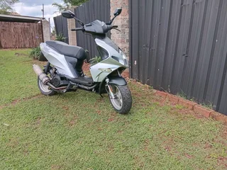 Gomoto scooter 150cc