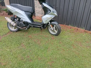 Gomoto scooter 150cc