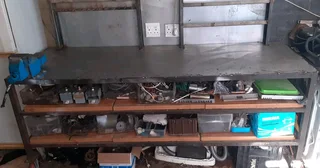 STAINLESS STEEL WORK TABLE