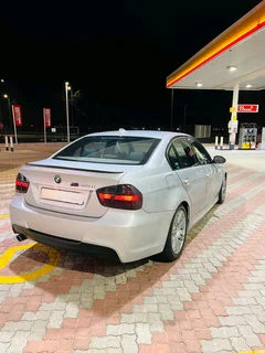 Lady Driven BMW 320i E90 Auto M Sport in excellent condition