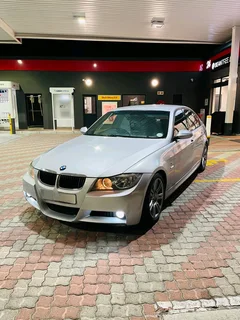 Lady Driven BMW 320i E90 Auto M Sport in excellent condition