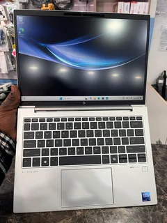HP Elitebook 830 G11 | Core Ultra 7 155U  16GB 512GB SSD 13.3″ (1920 x 1200) FHD+ Win 11 Pro