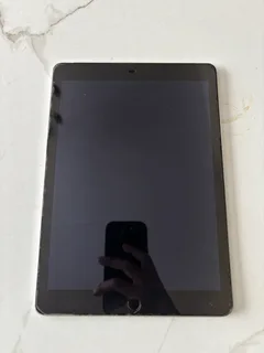 iPad Air 2 - R3 200 (Slightly negotiatable)