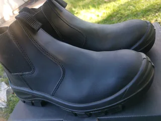 Safety boot bova chelsea STC black SIZE 8
