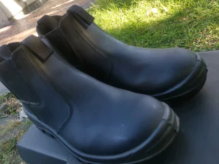 Safety boot bova chelsea STC black SIZE 8