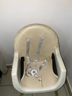 Baby feeding chair
