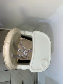 Baby feeding chair