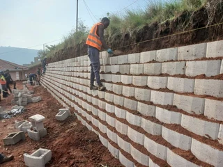 Retaining wall