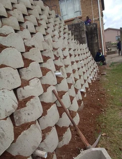Retaining wall