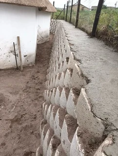 Retaining wall