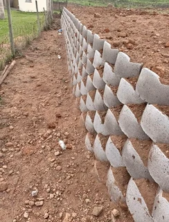 Retaining wall