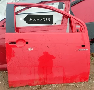 Isuzu door