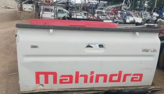 Nissan Navara, Isuzu, Mahindra tailgate
