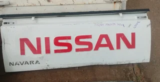 Nissan Navara, Isuzu, Mahindra tailgate