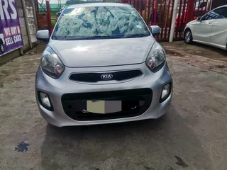 Silver kia picanto. 2015 model