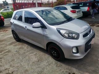 Silver kia picanto. 2015 model