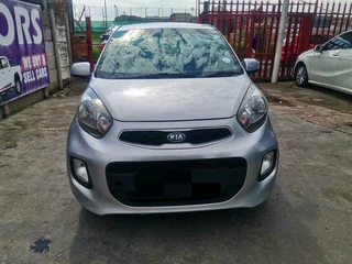 Silver kia picanto. 2015 model
