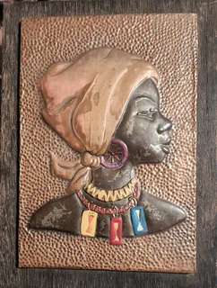 Wall portrait traditional etched in metal profile