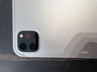 iPad Pro 11- inch 4th Gen WiFi plus Cellular