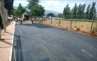 Tarmac Surfaces: Roads,Driveways, Paving &amp; all Repairs (0788465886)