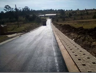 Tarmac Surfaces: Roads,Driveways, Paving &amp; all Repairs (0788465886)