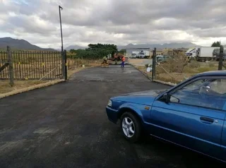 Tarmac Surfaces: Roads,Driveways, Paving &amp; all Repairs (0788465886)