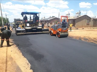 Tar Roads, Driveways, Paving & all Repairs (0788465886)