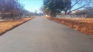 Tar Roads, Driveways, Paving &amp; all Repairs (0788465886)