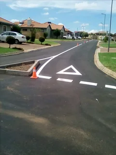 Tar Roads, Driveways, Paving &amp; all Repairs (0788465886)