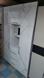 3 doors wardrobe