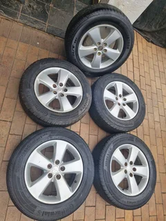 Suzuki Vitara Mags & Tyres