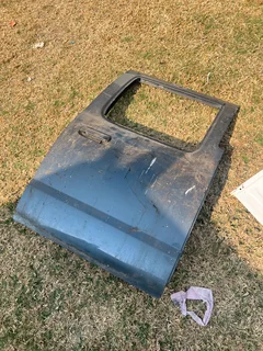 Nissan Hardbody NP300 Double Cab Right Rear Door Shell