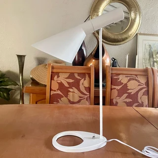 Brand new George &amp; Mason Metal Retro Desk Table Lamp - White